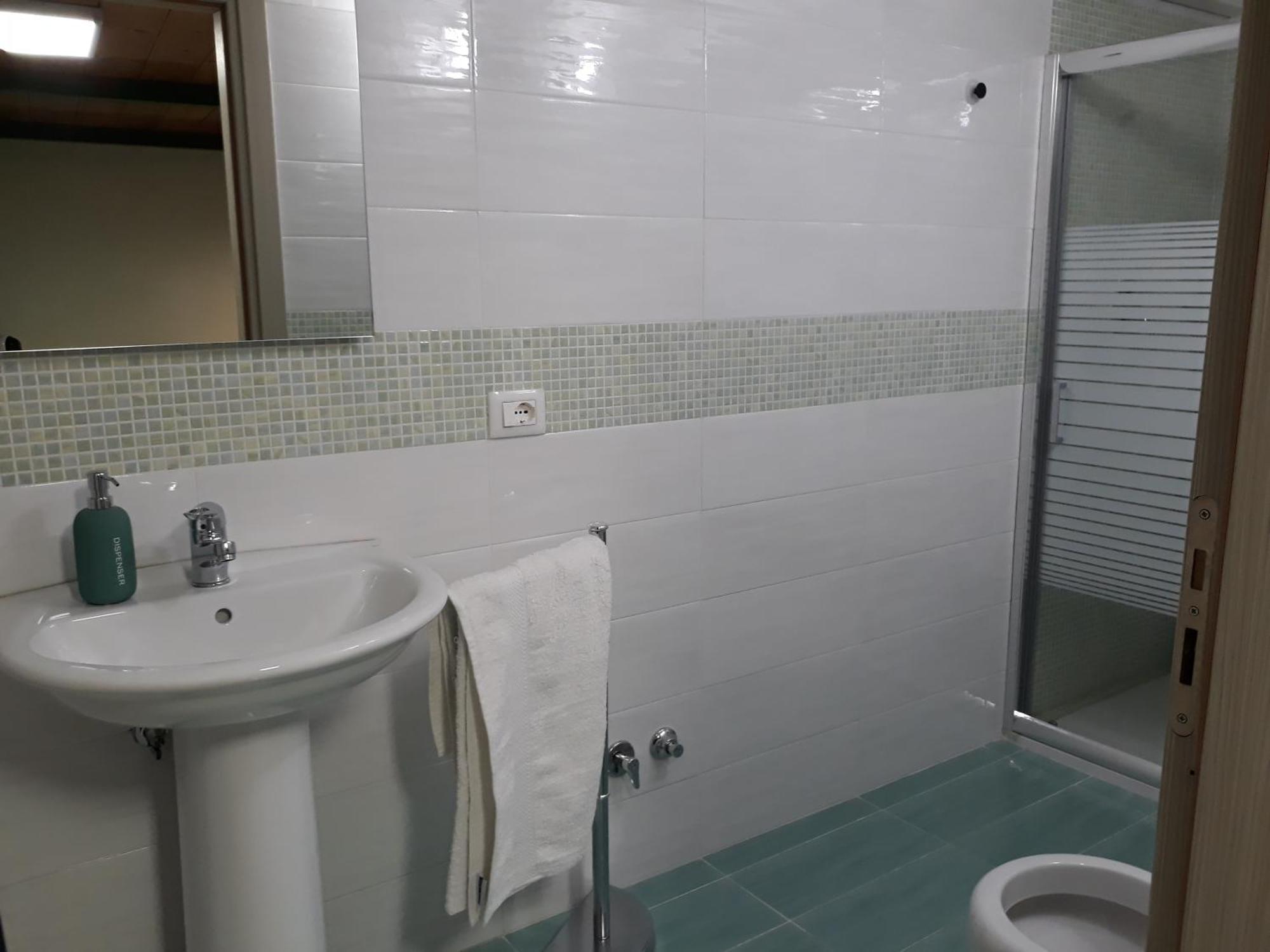 Terminal 1 Guest House Наполи Екстериор снимка