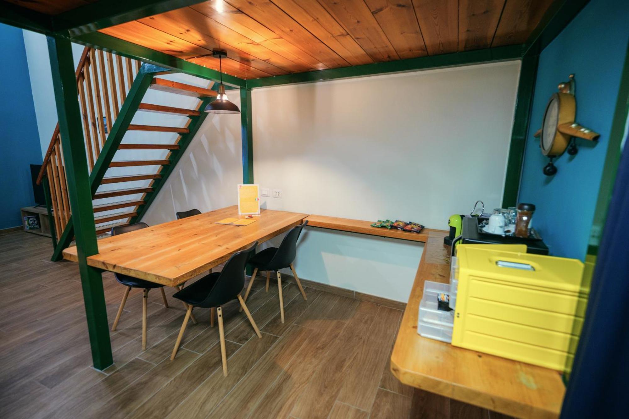 Terminal 1 Guest House Наполи Екстериор снимка