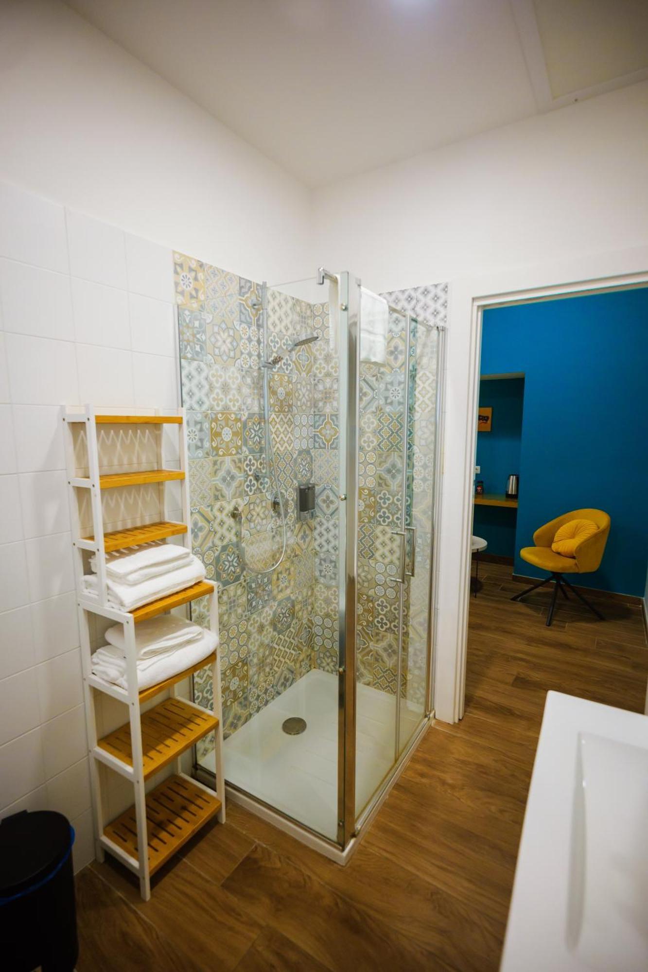 Terminal 1 Guest House Наполи Екстериор снимка