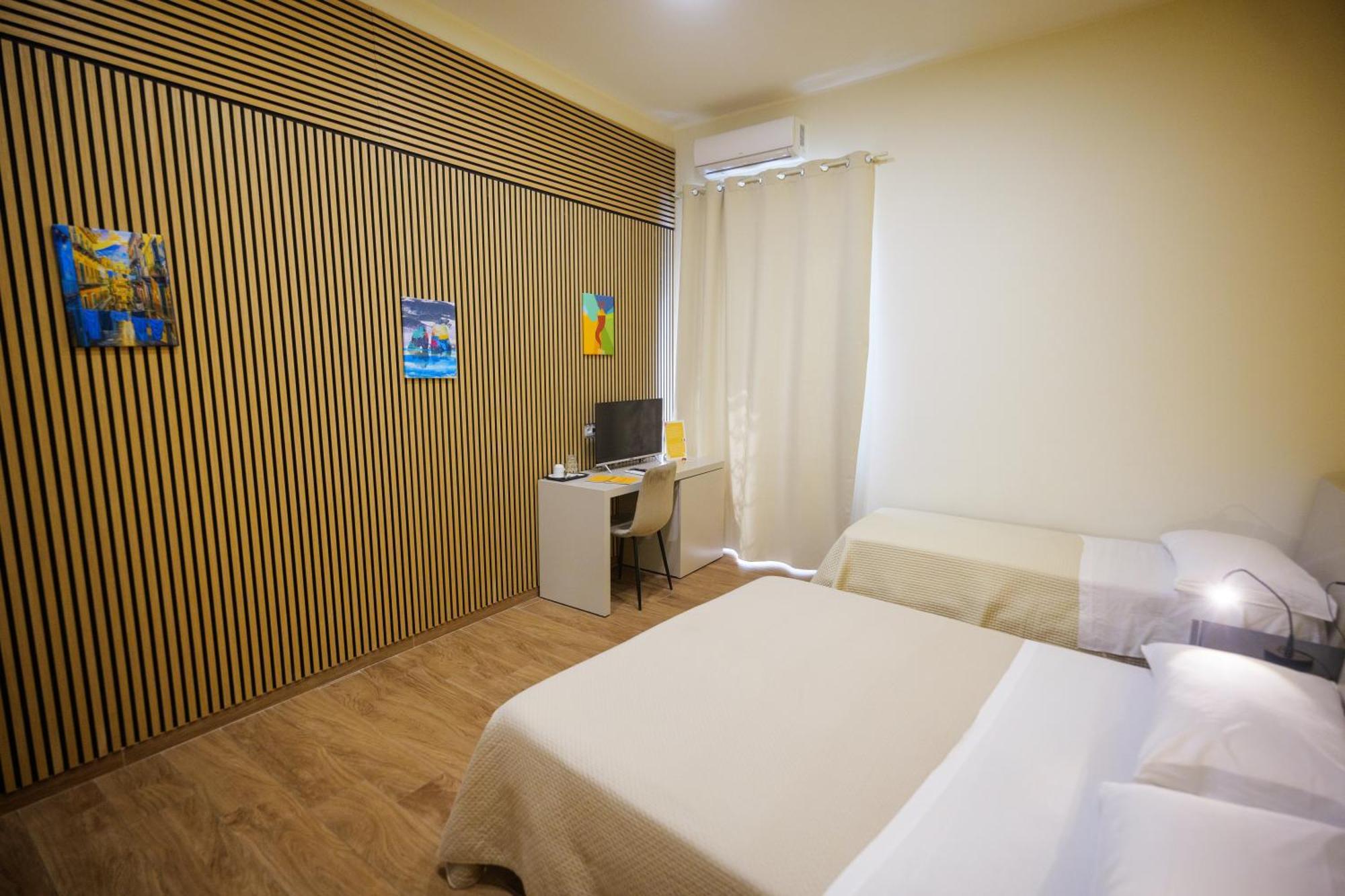 Terminal 1 Guest House Наполи Екстериор снимка