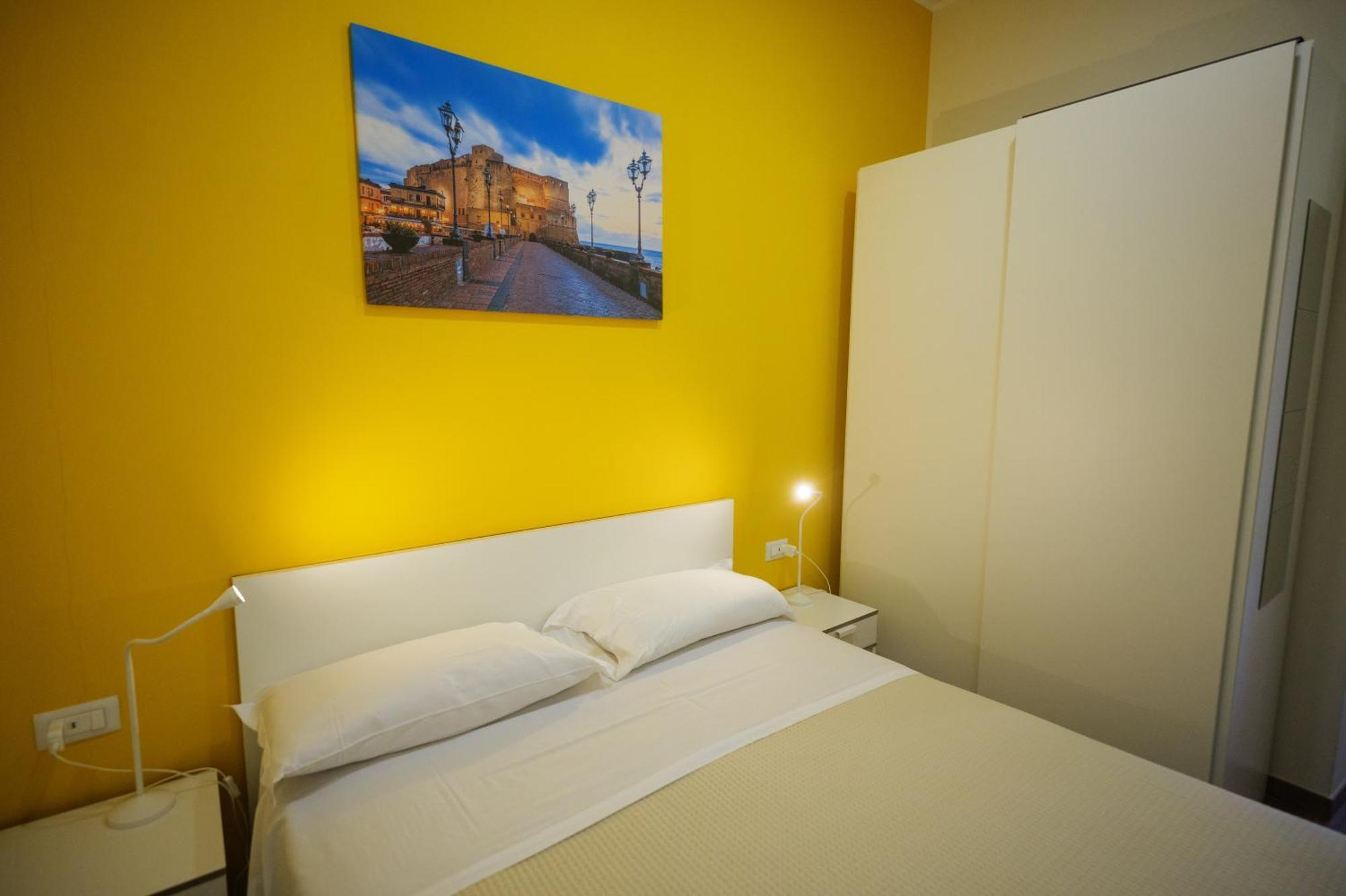 Terminal 1 Guest House Наполи Екстериор снимка