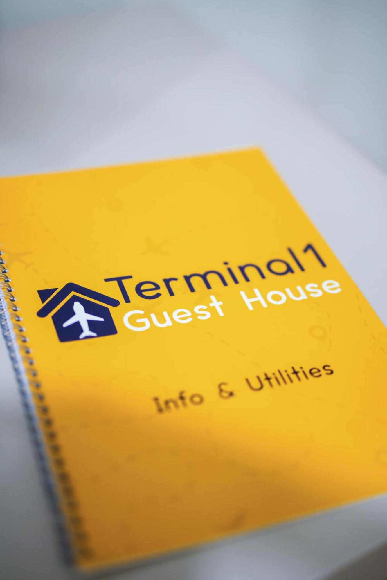 Terminal 1 Guest House Наполи Екстериор снимка