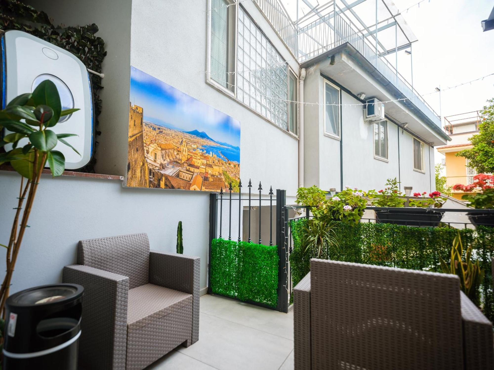 Terminal 1 Guest House Наполи Екстериор снимка
