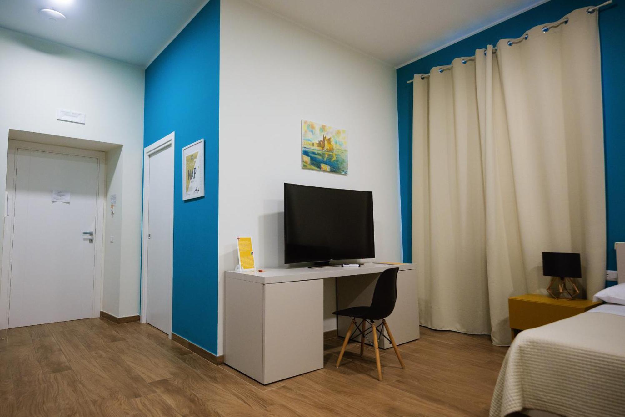 Terminal 1 Guest House Наполи Екстериор снимка